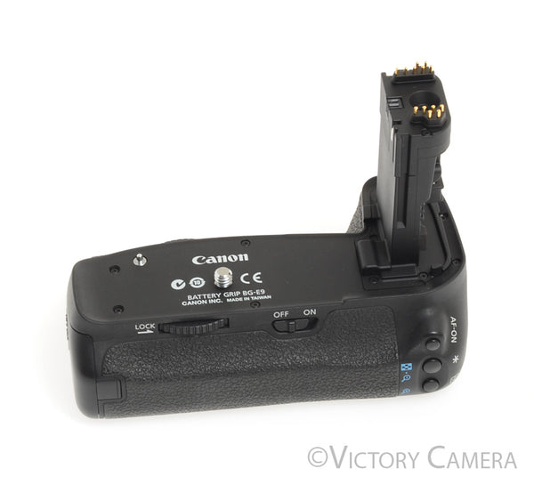 Canon BGE9 Battery Grip for 60D w/ BGME9A AA Battery Converter Clea