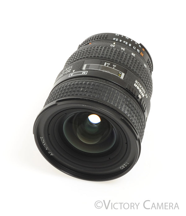 ニコン AF NIKKOR 20-35mm F2.8D Review Nikon AF 20-35mm F2.8 | Happy