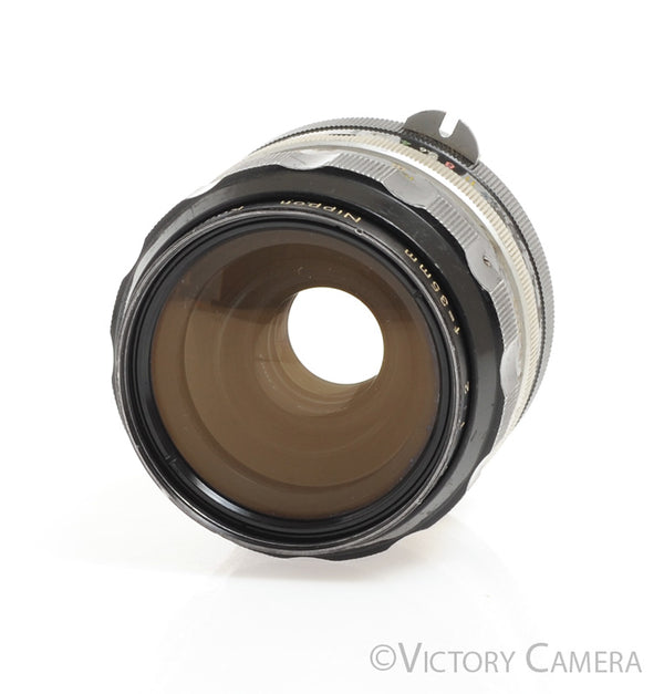 【寄って大きなボケ】動作◎ Nikon Ai Nikkor 35mm F2 01 寄って大きなボケ】動作◎ Nikon Ai Nikkor 35mm F2 01