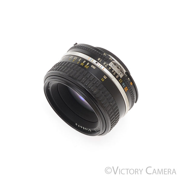 【良品】Nikon Nikkor 50mm f1.8 Ai-s 27949 Nikon Nikkor 50mm F1.8 AI-S Manual Lens III (Long Version) [EXC-]