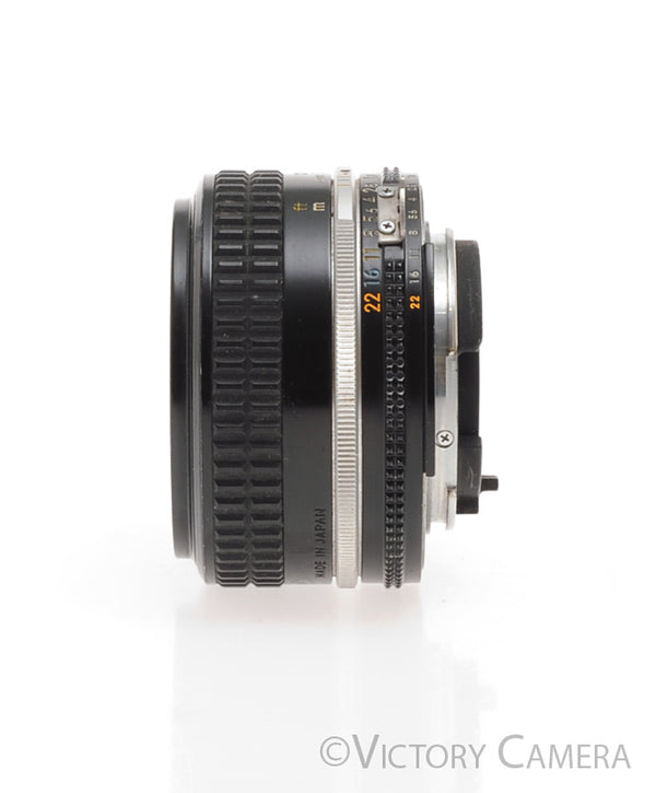 【良品】Nikon Nikkor 50mm f1.8 Ai-s 27949 Nikon Nikkor 50mm F1.8 AI-S Manual Lens III (Long Version) [EXC-]