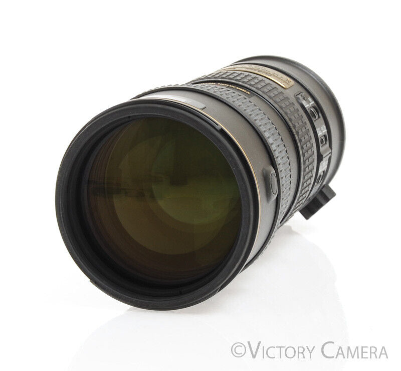 Nikon AF-S Nikkor 70-200mm f2.8 G ED VR Telephoto Zoom Lens -Clean w/ Shade- - Victory Camera