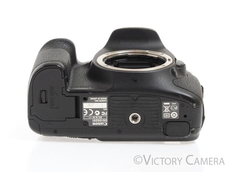 Canon EOS 7D 18MP Digital Camera Body w/ Battery &amp; Charger