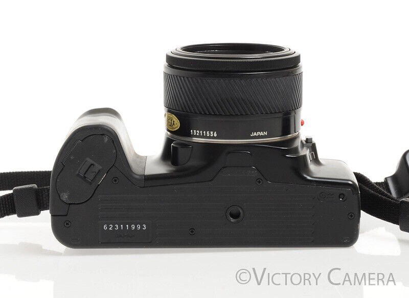 Minolta Maxxum 3000i AF 35mm Film Camera w/ 50mm f1.7 Prime Lens + Flash - Victory Camera