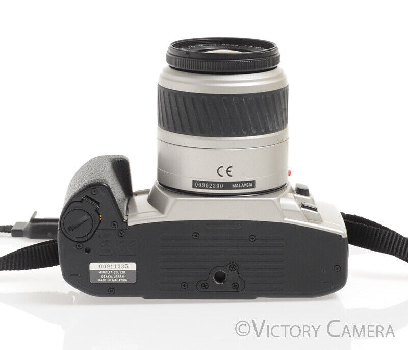 Minolta Maxxum QT Si 35mm Film SLR w/ 35-80mm f4-5.6 AF Lens &amp; Flash -Nice-