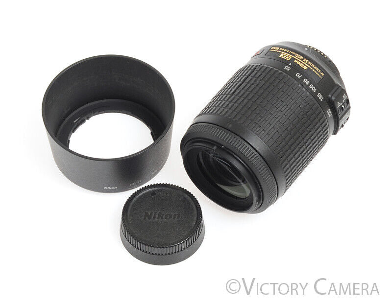 Nikon AF-S Nikkor 55-200mm f4-5.6 G ED DX VR Telephoto Zoom Lens -Clean w/ Shade-