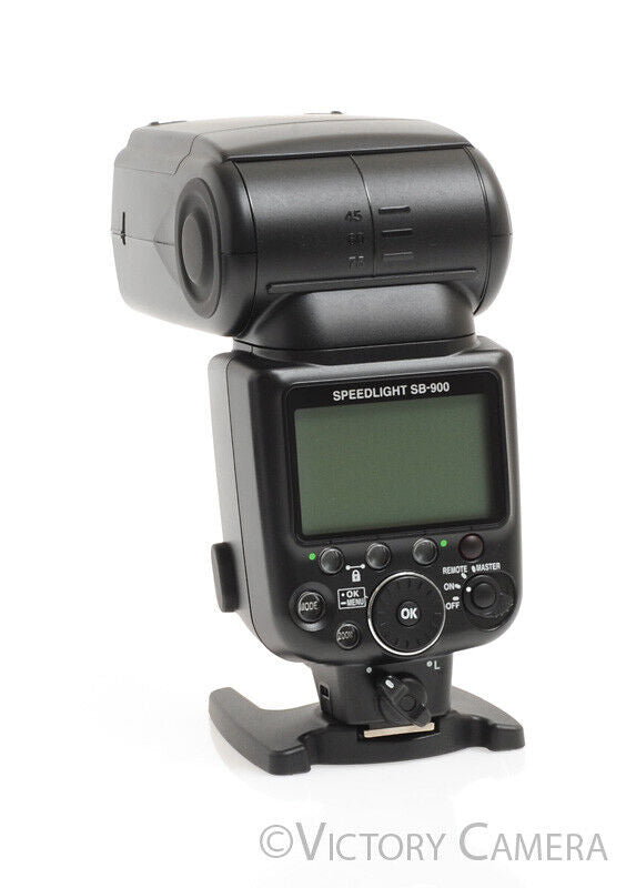 Nikon SB-900 Speedlight Flash -Mint w/ Case- [EXC]