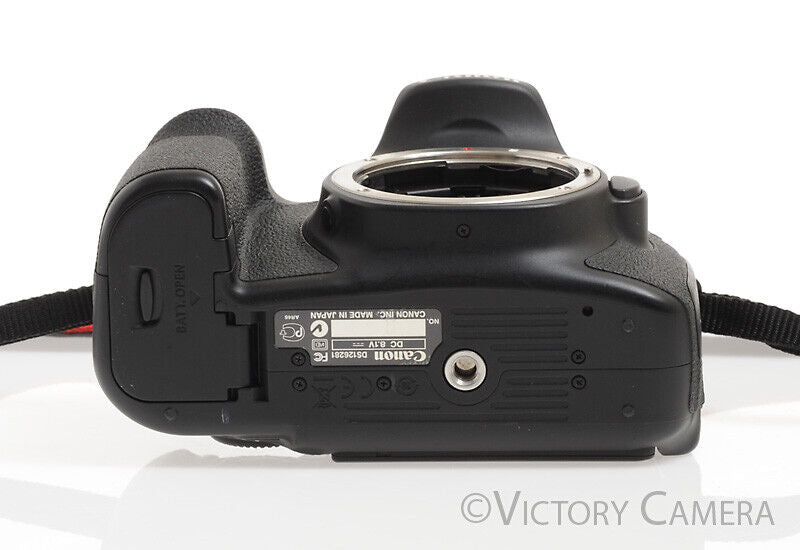 Canon EOS 60D 18MP Digital SLR Camera Body w/ Battery & Charger