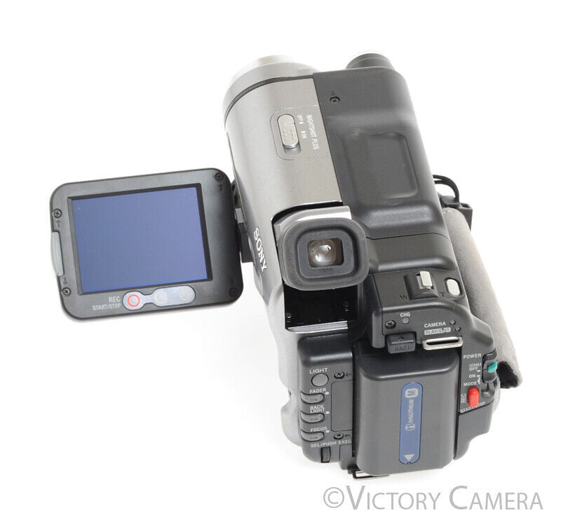 Sony DCR-TRV280 Digital8 Hi-8 Handycam w/ 20x Optical Zoom, 990x Digital Zoom