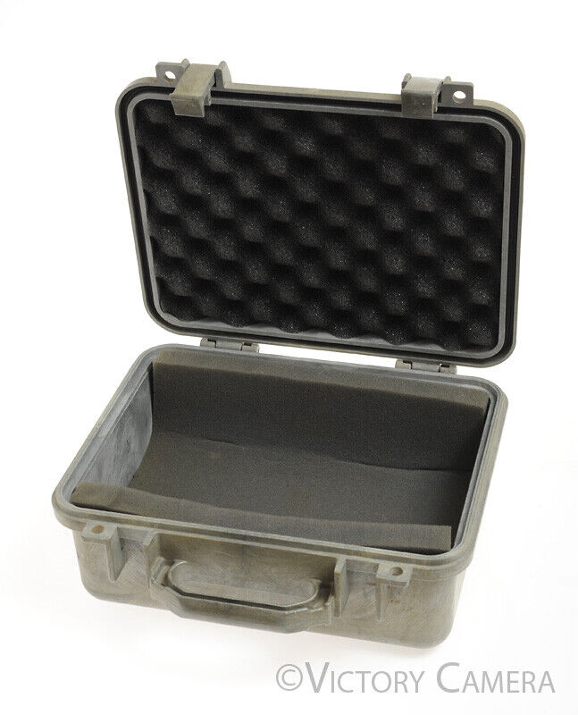 Pelican Peli-Case 13&quot; x 10&quot; x 6&quot; Grey/Green Hard Plastic Camera Case [EXC-] - Victory Camera