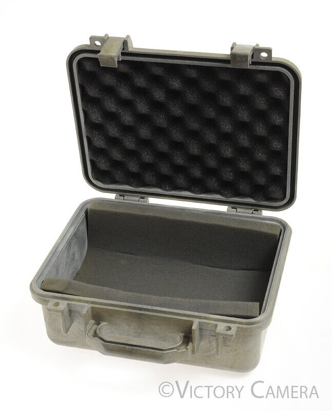 Pelican Peli-Case 13 x 10 x 6 Grey/Green Hard Plastic Camera Case