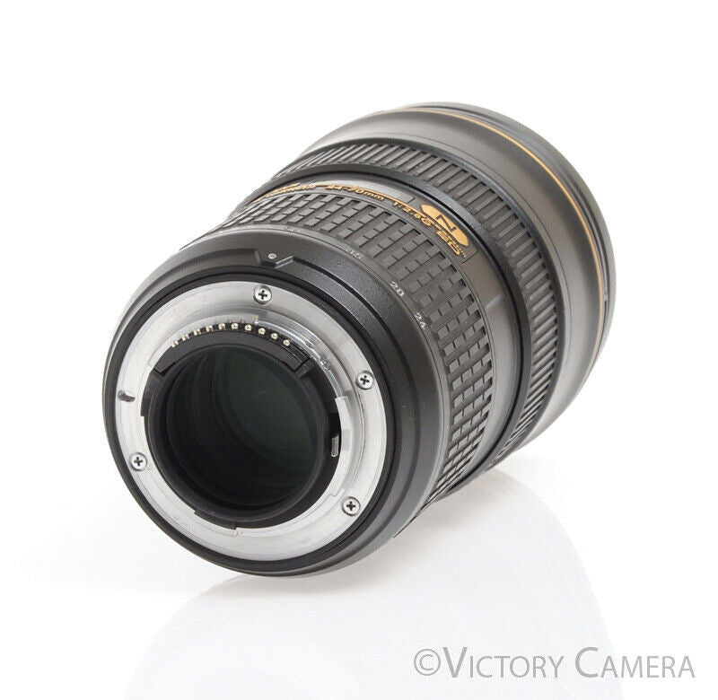 Nikon Nikkor 24-70mm 24-70 f2.8G AF-S ED Zoom Lens w/ Shade -Mint in Case-