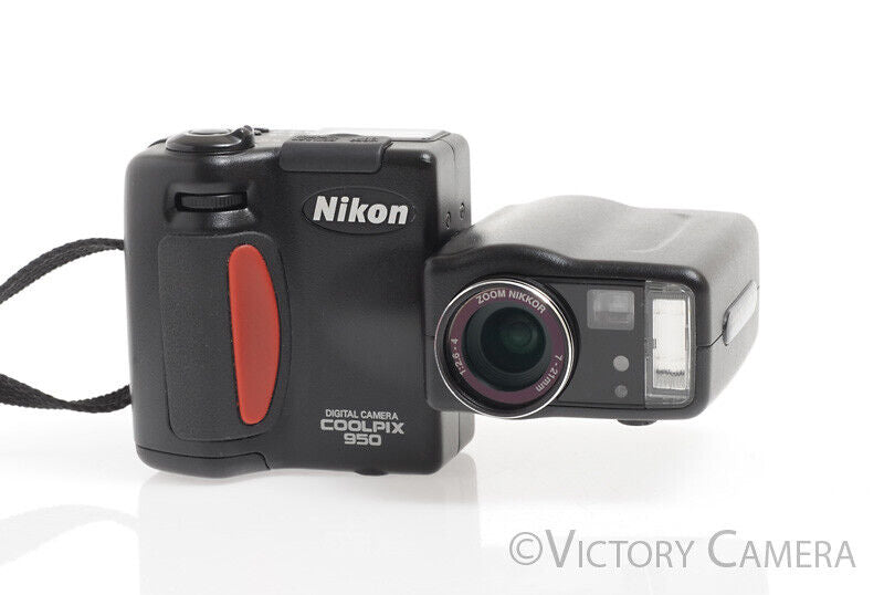 Nikon CoolPix 950 2.1MP Rotating Digital Camera -System Error, As-Is-