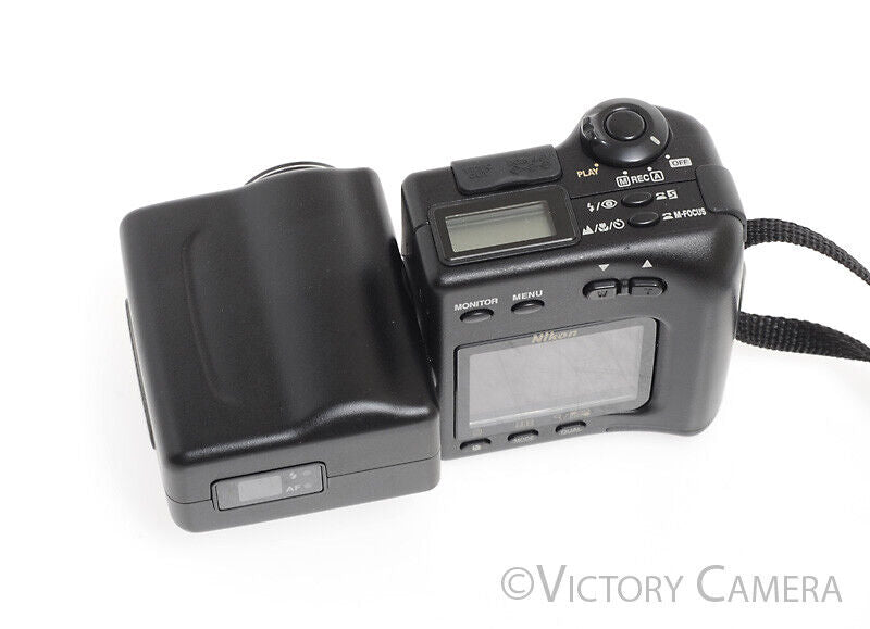 Nikon CoolPix 950 2.1MP Rotating Digital Camera -System Error, As-Is-