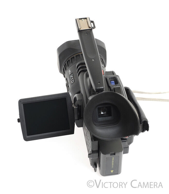 Panasonic AG-DVC30P MiniDV Camcorder w/ Leica Dicomar Lens + Extra Battery