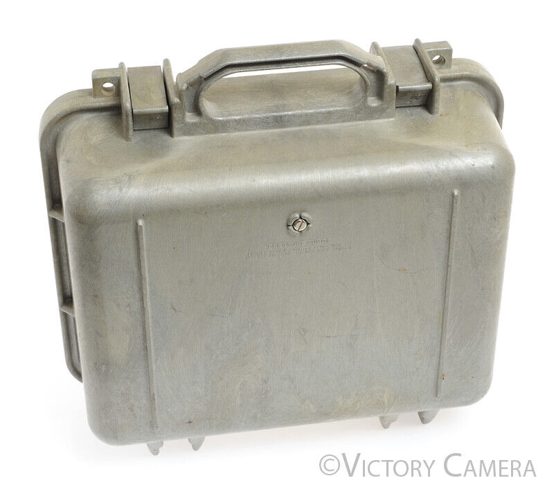Pelican Peli-Case 13&quot; x 10&quot; x 6&quot; Grey/Green Hard Plastic Camera Case [EXC-] - Victory Camera