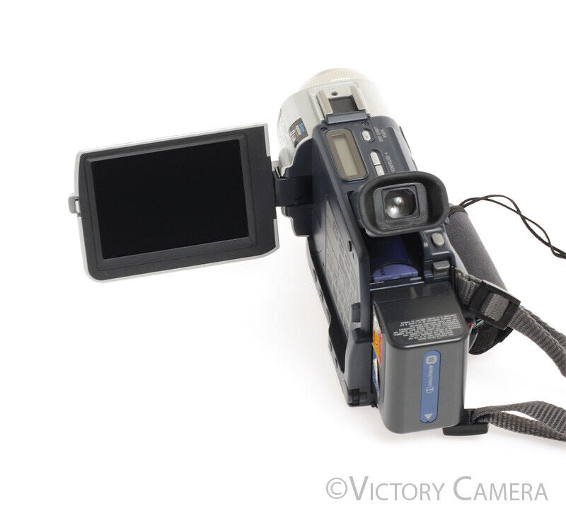 Sony Handycam DCR-TRV17 MiniDV Memory Stick Camcorder -Clean-