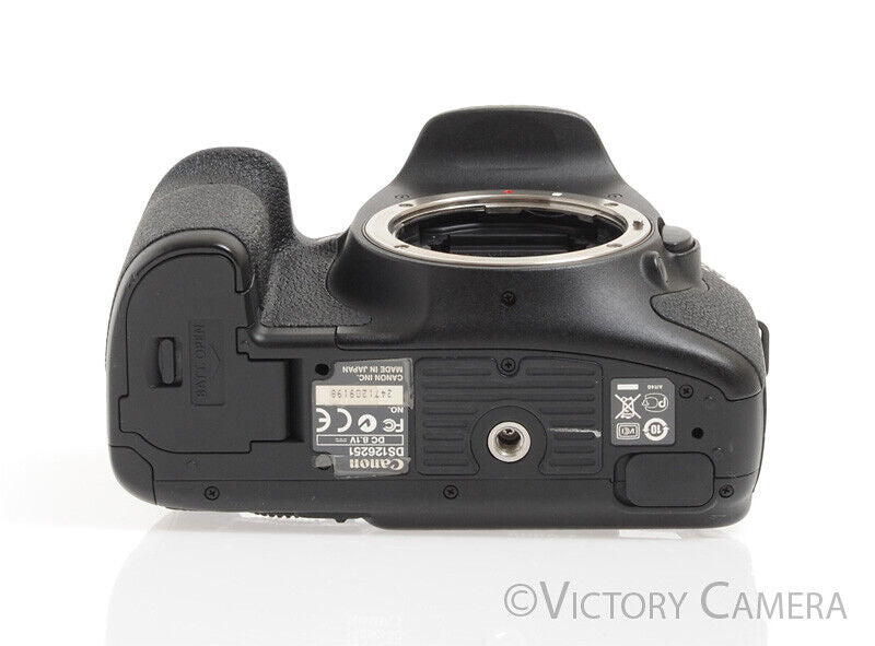 Canon EOS 7D 18MP Digital Camera Body w/ Battery &amp; Charger -Nice-