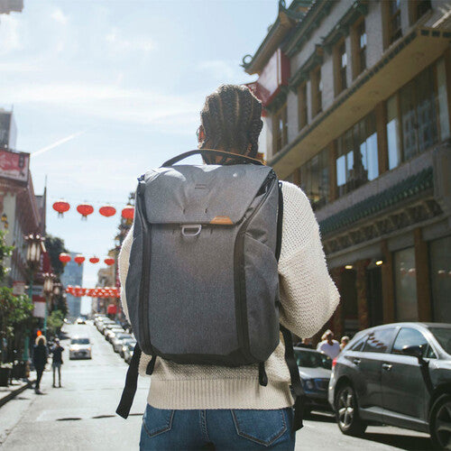 Peak Design Everyday Backpack v2 (Charcoal, 20L) - Victory Camera