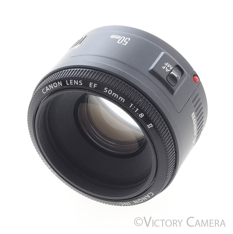 美品Canon EOS Kiss X10 EF 50mm F1.8 II Canon EOS Kiss X10 DSLR Camera with Standard & Telephoto Double