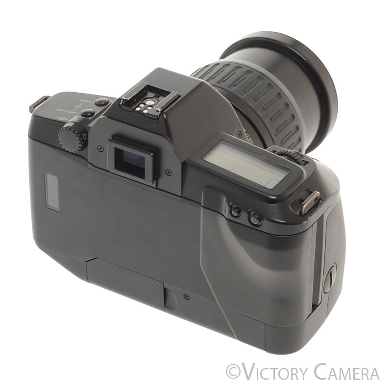 Canon EOS 630 ＋35-105mmズーム＋300EZ ストロボ Canon EOS 630 35mm Film Camera w/ 35-105mm Autofocus Zoom Lens [EXC]
