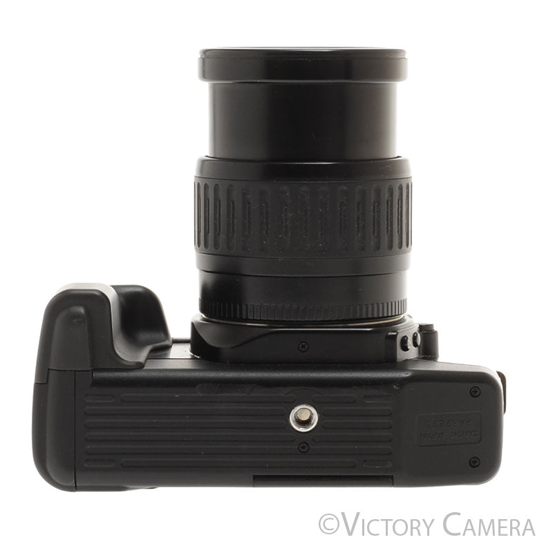 Canon EOS 630 ＋35-105mmズーム＋300EZ ストロボ Canon EOS 630 35mm Film Camera w/ 35-105mm Autofocus Zoom Lens [EXC]