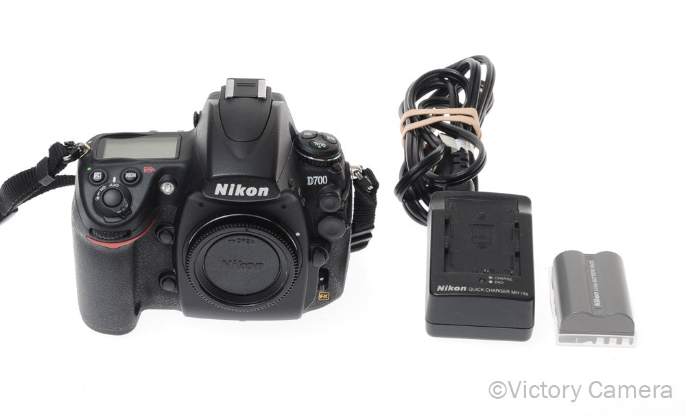 Nikon D700 12.1MP Digital SLR Camera Body [EXC] image 4