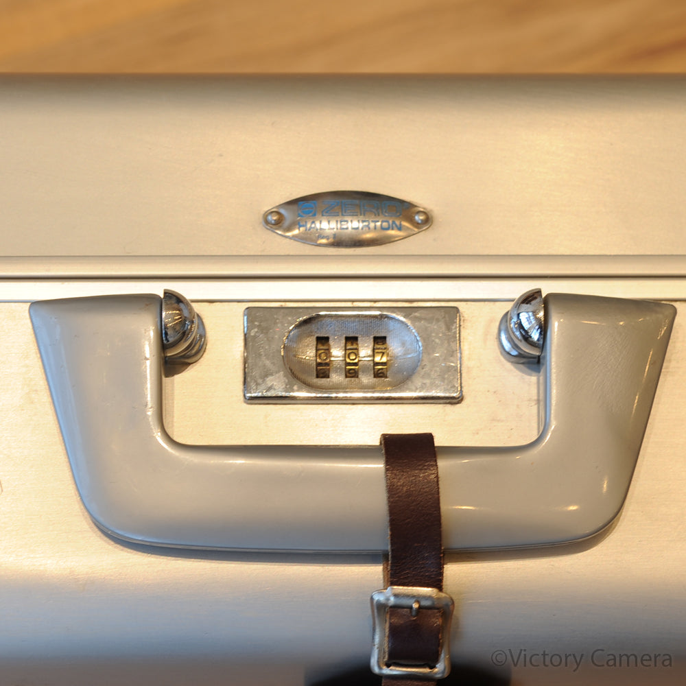 Vintage Zero Halliburton Locking Camera Metal Hard Case 21"x 13" x 6" [EXC-] image 5