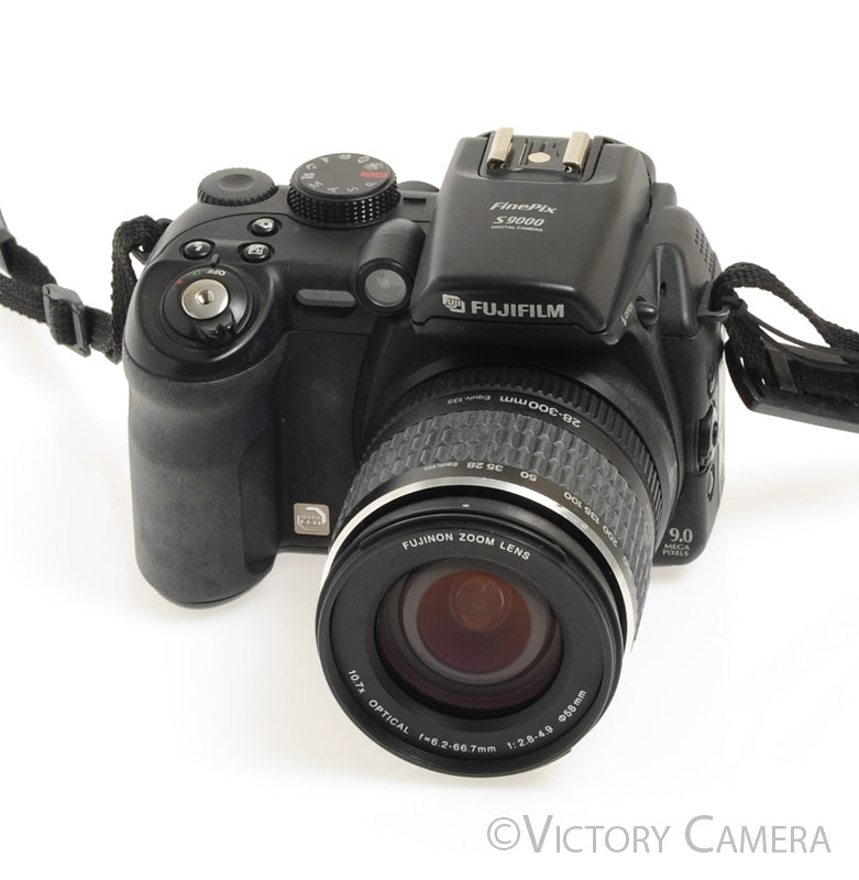 Fuji FinePix S9000 9MP Black Digital Camera w/ 28-300mm Zoom
