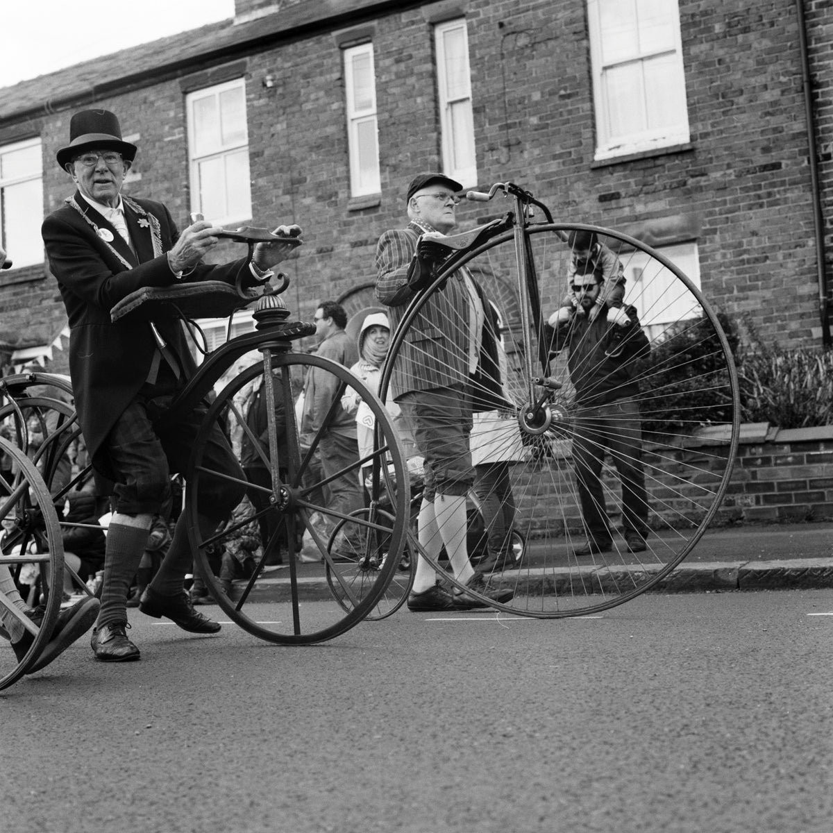 Ilford HP5 PLUS 400 Black & White Negative Film (120) - Victory Camera