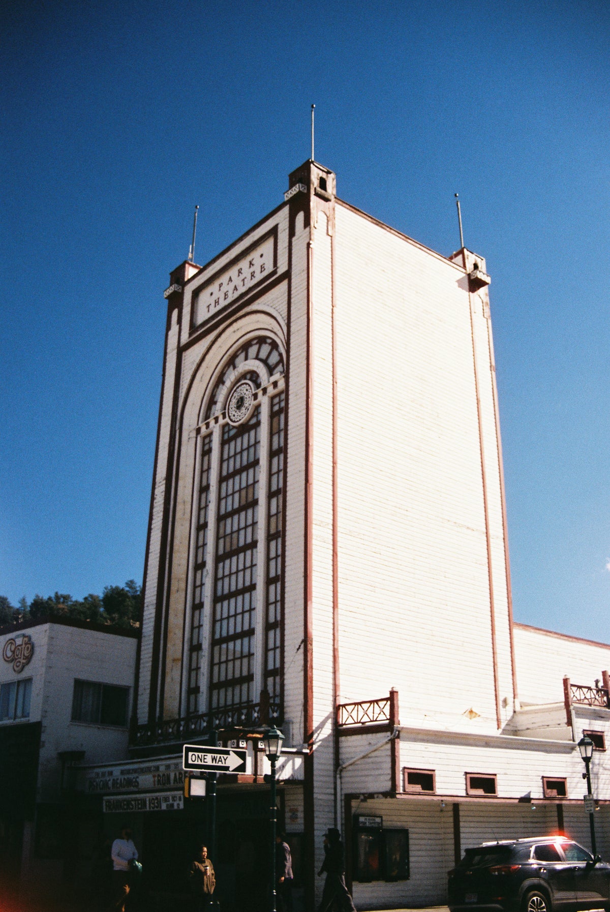 CineStill 400D Dynamic Color Negative Film (35mm Roll Film, 36 Exposures) - Victory Camera