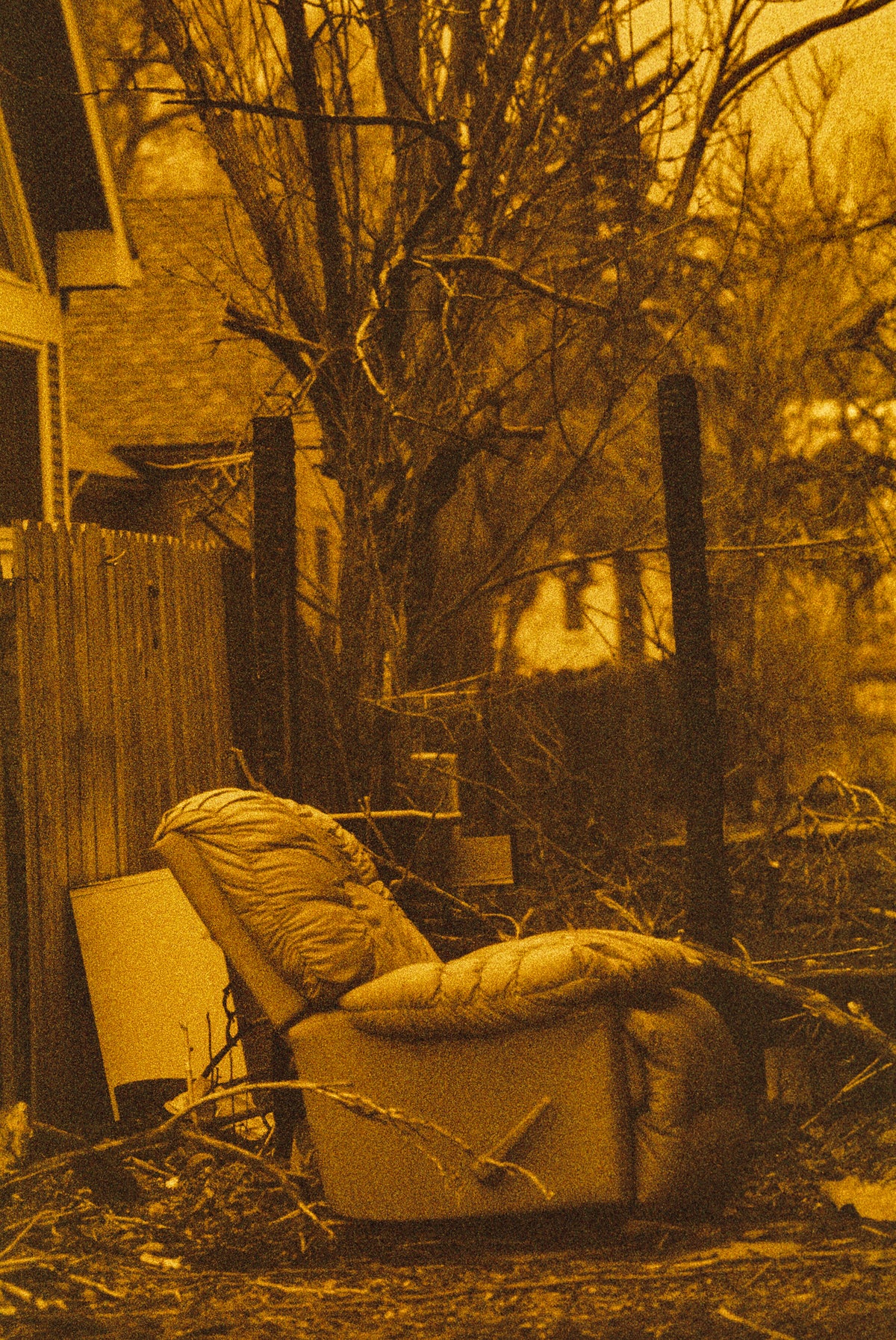 HARMAN technology Red 125 Redscale Color Negative Film (35mm Roll Film, 36 Exposures) - Victory Camera