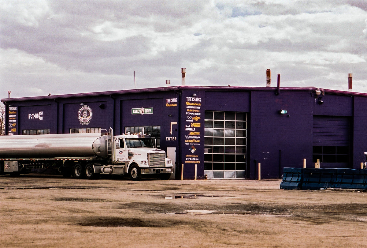 CineStill 400D Dynamic Color Negative Film (35mm Roll Film, 36 Exposures) - Victory Camera