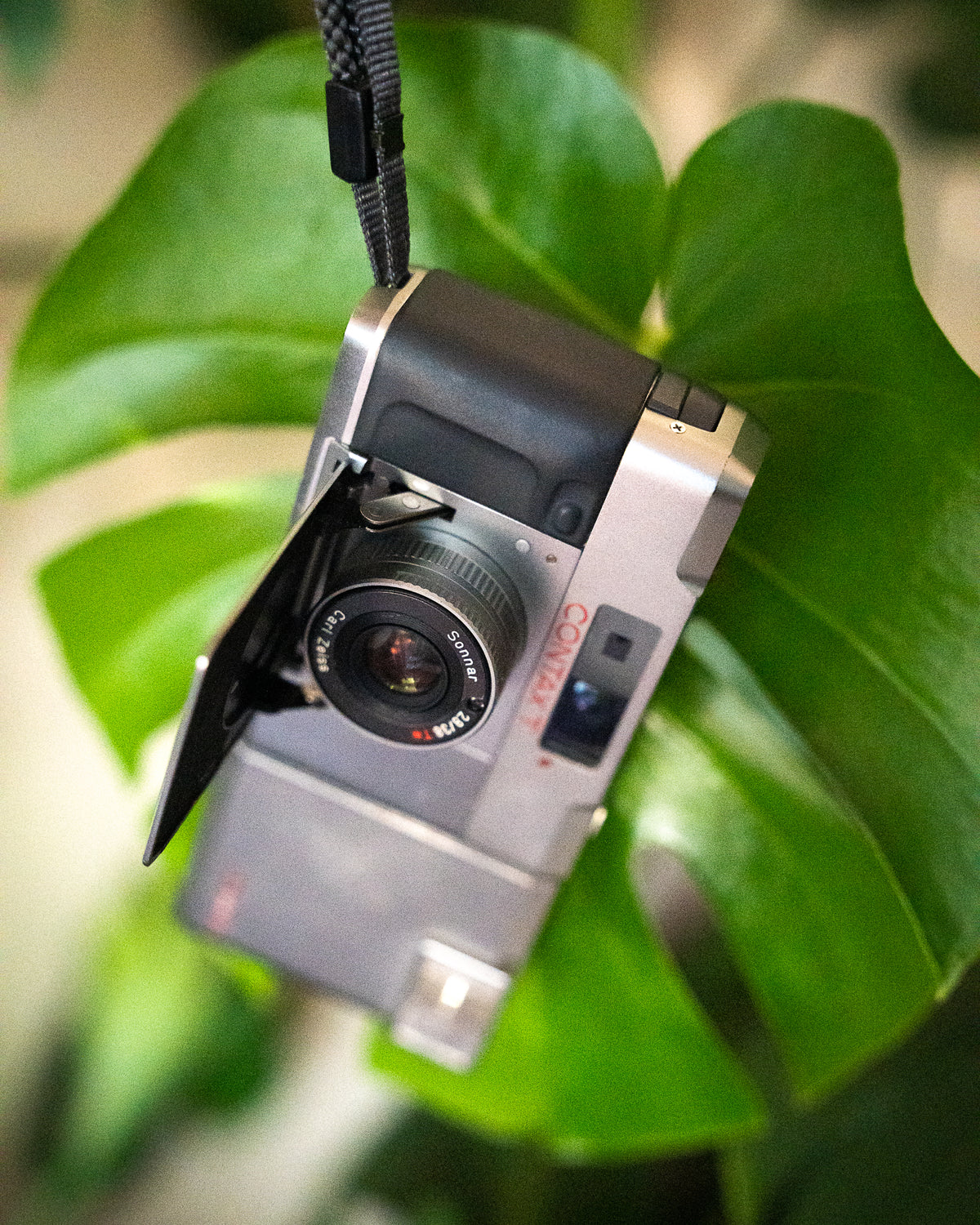 Contax T 35mm Point & Camera w/ 38mm f2.8 T* Sonnar Lens + Flash [EXC] - Victory Camera