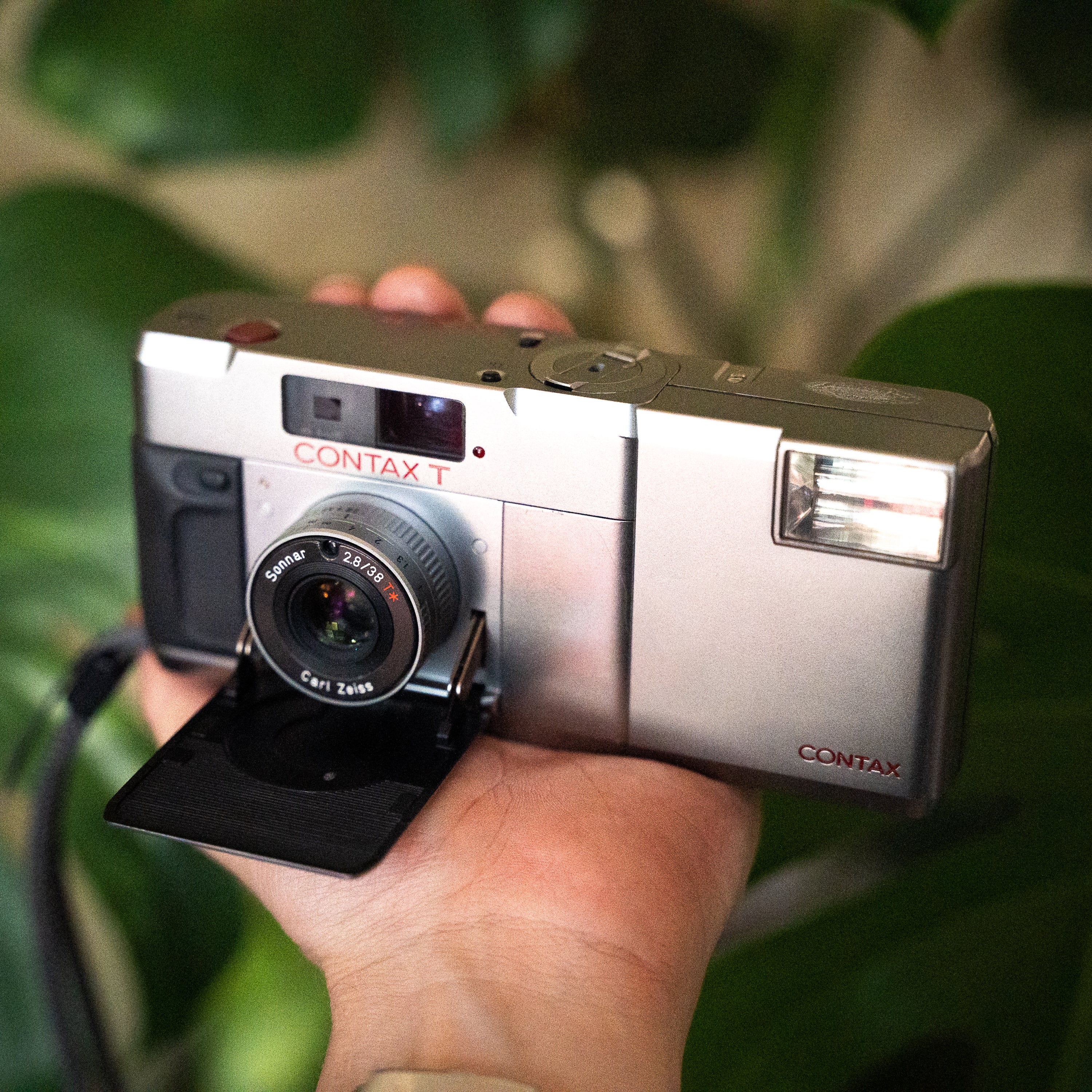 Contax T 35mm Point & Camera w/ 38mm f2.8 T* Sonnar Lens + Flash [EXC]