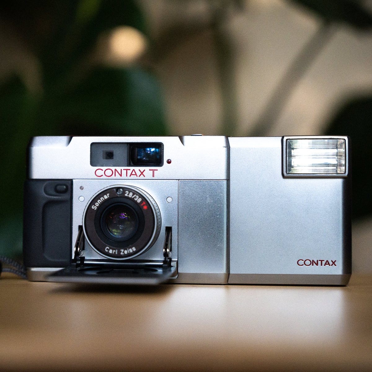 Contax T 35mm Point & Camera w/ 38mm f2.8 T* Sonnar Lens + Flash [EXC] - Victory Camera