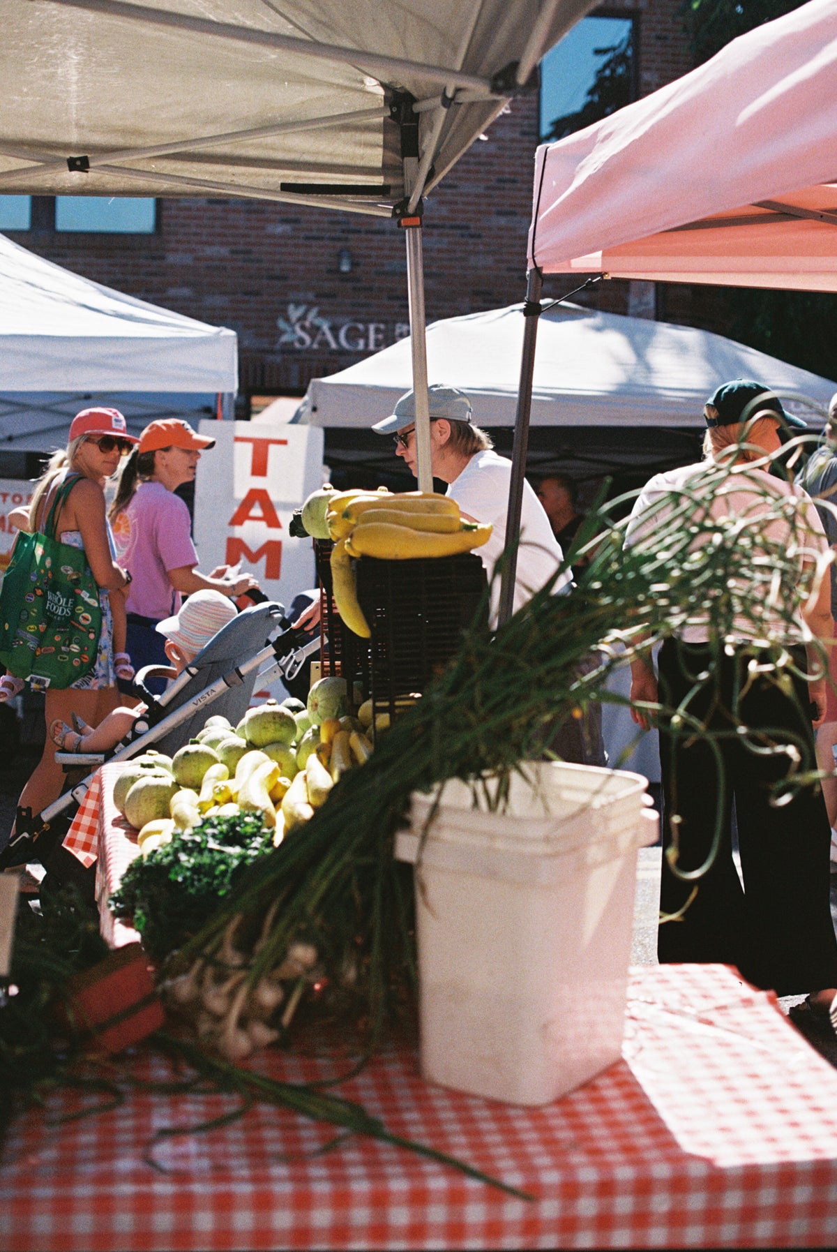 Flic Film Aurora 400 Color Negative Film (35mm Roll Film, 36 Exposures) - Victory Camera