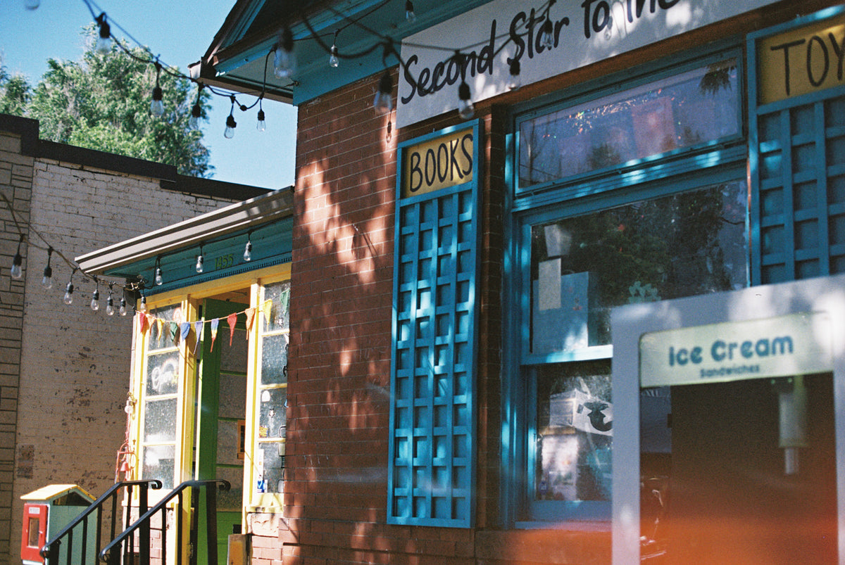 Flic Film Aurora 400 Color Negative Film (35mm Roll Film, 36 Exposures) - Victory Camera