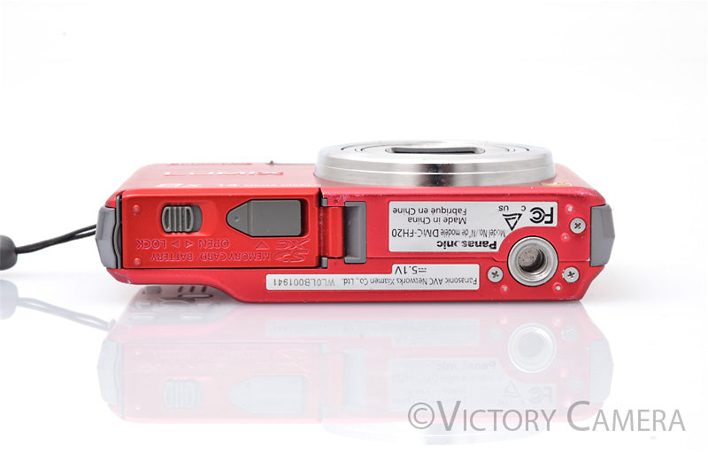 Panasonic Lumix DMC-FH20 14.1MP Digital Point &amp; Shoot Camera [GOOD]
