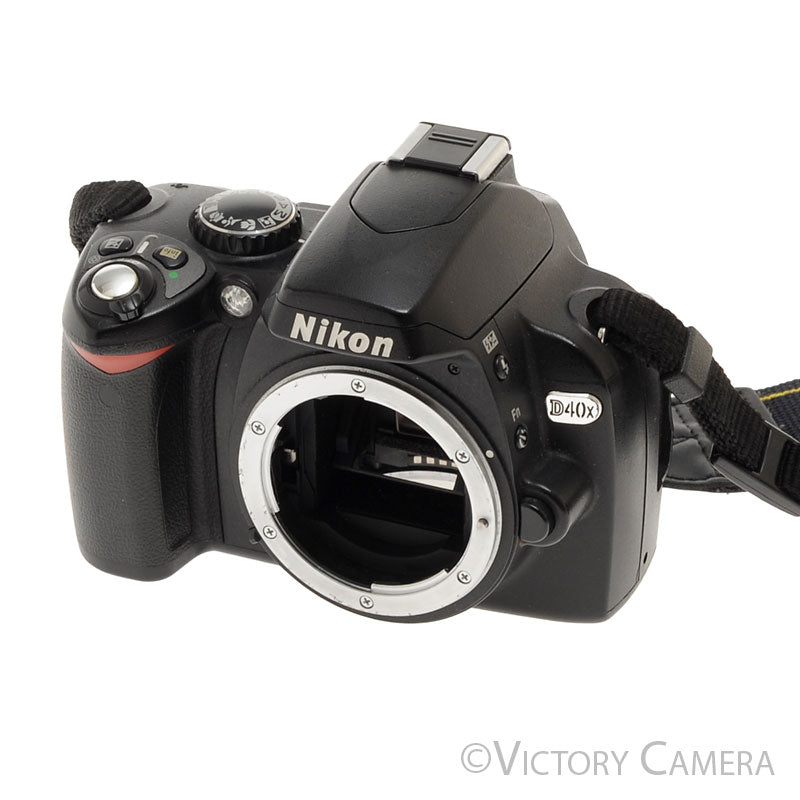 Nikon D40 Digital Camera Body [EXC-] - Victory Camera