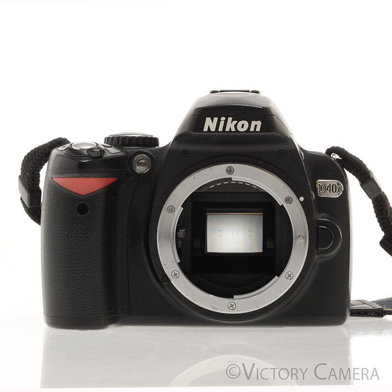 Nikon D40 Digital Camera Body [EXC-] - Victory Camera