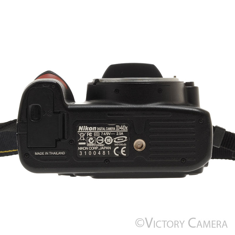 Nikon D40 Digital Camera Body [EXC-] - Victory Camera
