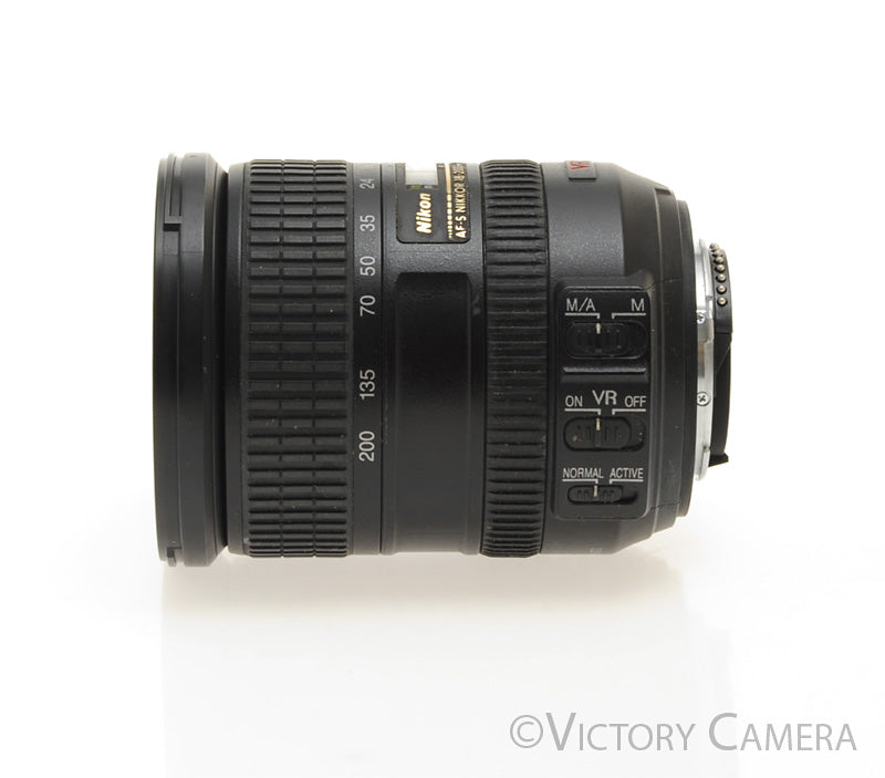 デジタルカメラ NikonD5000&Nikon DX AF-S NIKKOR 18-200mm NikonD5000&Nikon DX AF-S NIKKOR 18-200mm
