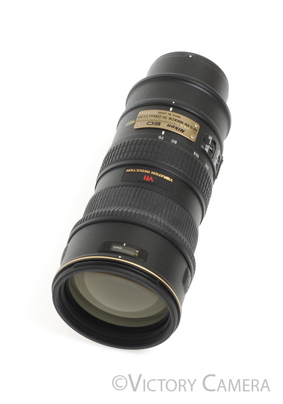 Nikon AF-S Nikkor 70-200mm f2.8 G ED VR Telephoto Zoom Lens -Clean w/ Shade- - Victory Camera