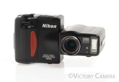 NikonCoolpix-2_a2773e66-c1bd-