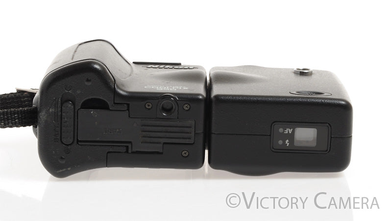 Nikon CoolPix 950 2.1MP Swivel Head Digital Camera Digicam  [EXC] - Victory Camera
