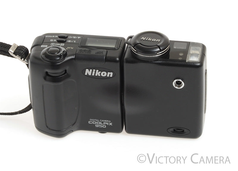 Nikon CoolPix 950 2.1MP Swivel Head Digital Camera Digicam [EXC]