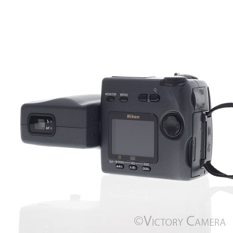 Nikon CoolPix 990 3.34MP Swivel Head Digital Camera -Cool- [EXC+]