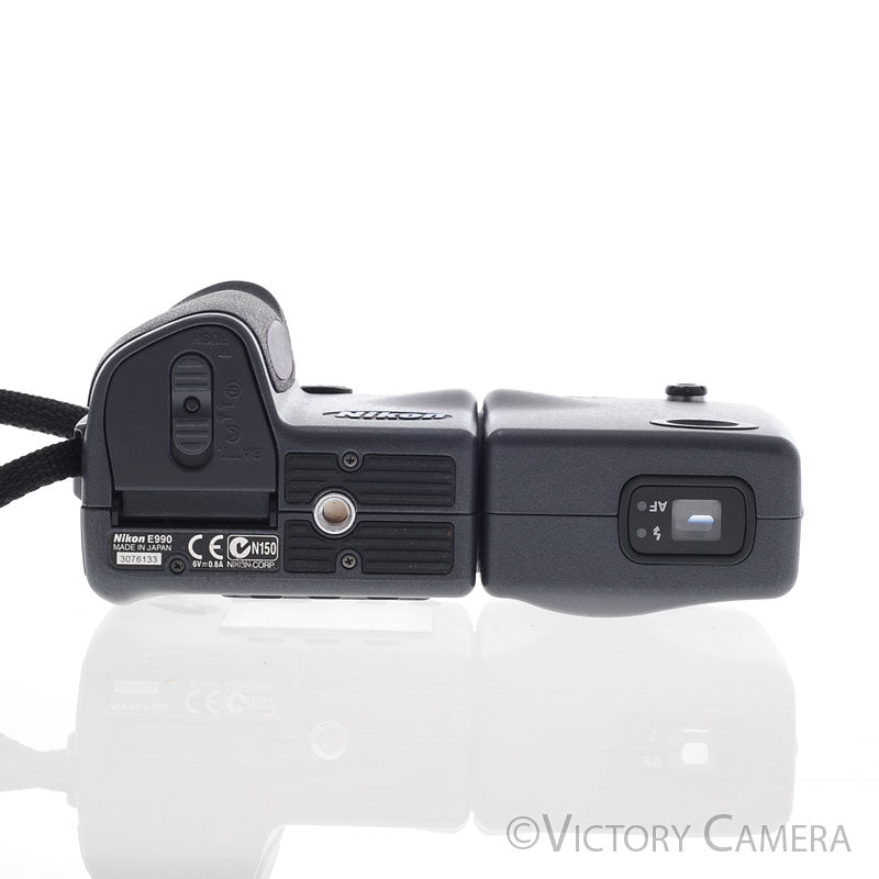 Nikon CoolPix 990 3.34MP Swivel Head Digital Camera -Cool- [EXC+]