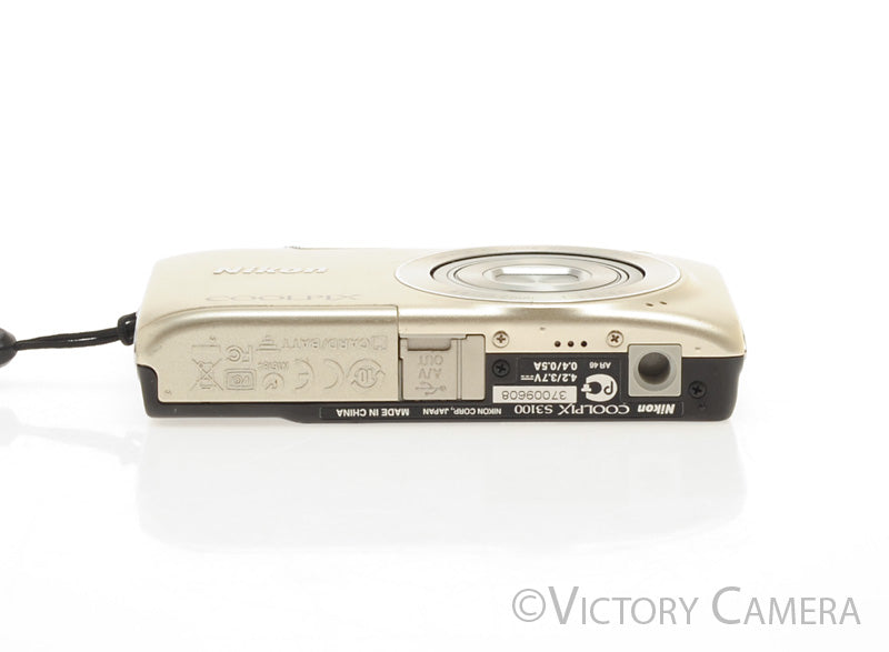deSilver 14MP Digital Point and Shoot Camera [EXC] - Victory Camera